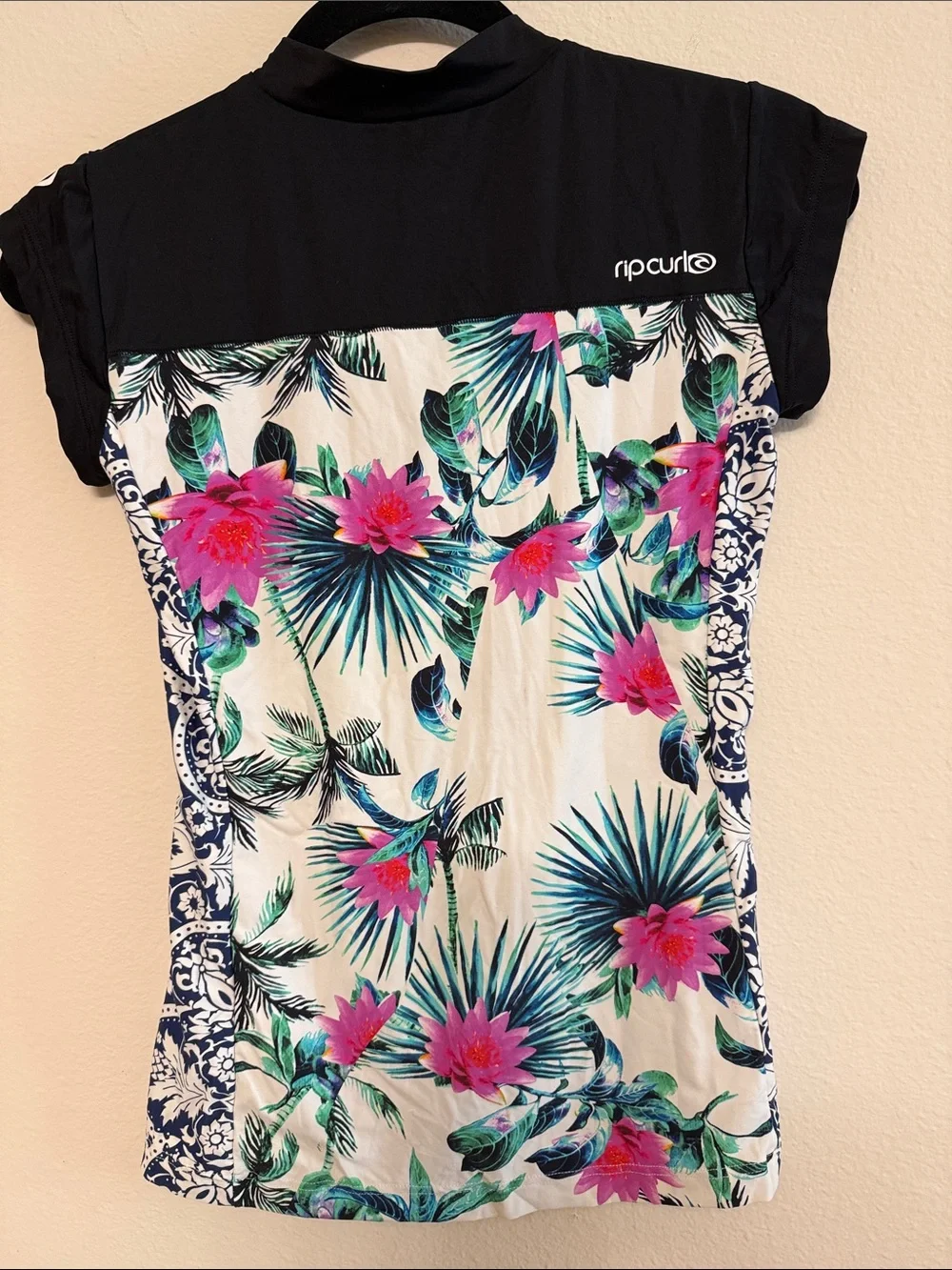 Ripcurl Tropical Floral Zip-Front Rash Guard- Black & Pink - Picture 2 of 2